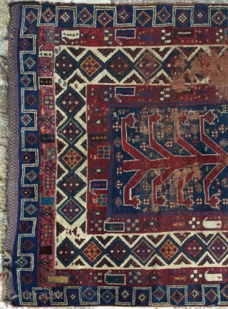 Rare tree off life Qhasgai carpet very old . Size 287x137cm                      