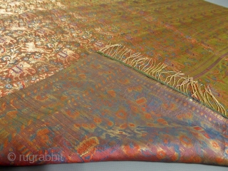 Before 1950
India for the domestic market 
Superb long silk woven shawl made in India for the domestic market probably around 1920/1930. Shawl with a background full of decorations of elephant and tiger  ...