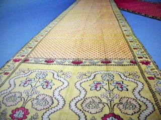 Polish or Persian sash In silk Lampas late 18c early 19c. Excellent condition and colors.
320 cm X 36 cm
More information on http://villa-rosemaine.com/bourse/pieces/ceinture-polonaise-ou-perse-en-lampas-de-soie-broch%C3%A9-fin-xviiie-si%C3%A8cle           