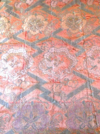 Rare Japonese Lampas KESA or Buddist kinran shawl 19c with five damask bands dating from 19th century. The Textiles used are often Chinese and earlier. Silk brocaded Lampas strip of paper called  ...