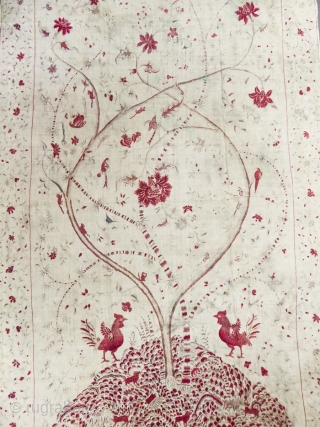 Printed Chintz Palampore hanging- India's Coromandel Coast for the India Company Circa 1750. Some weaknesses, very small holes and a bit stains, this exceptional and complete piece requires museum care. Photos of  ...