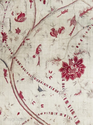 Printed Chintz Palampore hanging- India's Coromandel Coast for the India Company Circa 1750. Some weaknesses, very small holes and a bit stains, this exceptional and complete piece requires museum care. Photos of  ...