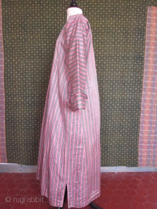 Striped Silk woven man's coat 19c or "Banyan" made in Ottoman Empire for Western. This kind of antique piece collected in France was worn in Europe until the late nineteenth century and  ...