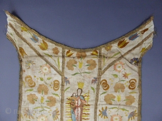 Indo Portuguese Christian Chasuble from China (Macao?)for export

very enigmatic chasuble embroidered potentially Compagnie des Indes Indo - Portuguese for Christianity. Embroidery of silk embroidery with a beautiful Virgin and child on a  ...