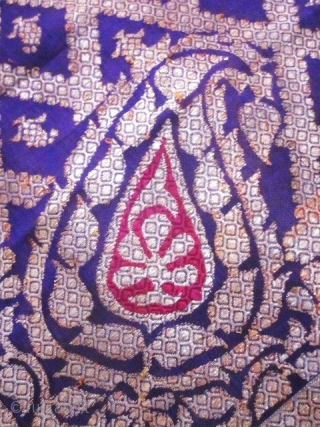 Beautiful Indian purple silk square and gold brocaded shawl originating from Varanasi in India. Varanasi or Benares in the region of Uttar Pradesh had made a specialty of this type of rich  ...