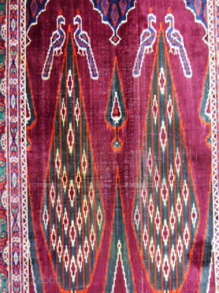 Ikat Velvet Persian hanging. Early 20th century
from Kachan called Pardah. Beautiful floral lateral border , central field decorated by cypresses and with peacocks. The cartridge of bottom indicates the date. Very beautiful  ...