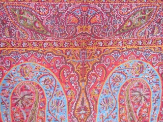 Great french turquoise Paisley shawl circa 1840.Very interesting french cashmere shawl beautifully made. The composition of interlocked paisley design is quite amazing. Harlequin boteh medallions surround a brilliant turquoise center !. Fringes  ...