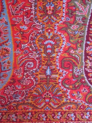 Great french turquoise Paisley shawl circa 1840.Very interesting french cashmere shawl beautifully made. The composition of interlocked paisley design is quite amazing. Harlequin boteh medallions surround a brilliant turquoise center !. Fringes  ...