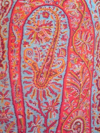 Great french turquoise Paisley shawl circa 1840.Very interesting french cashmere shawl beautifully made. The composition of interlocked paisley design is quite amazing. Harlequin boteh medallions surround a brilliant turquoise center !. Fringes  ...