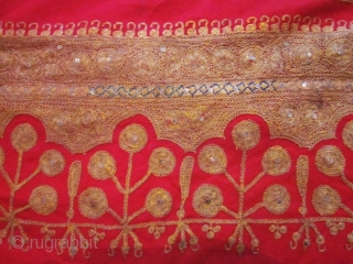 Circa 1900/1940

India / Punjab

Interesting scarlet twill pashmina shawl embroidered with gold and silver Zari work. this kind of embroidery became popular in northern India and was made for special occasions from the  ...