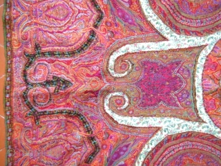 Indian twill kani weave Kashmir shawl 19c. Long indian cashmere shawl with nine colors for the Western fashion during the Second french Empire.Twill tapestry of an explosive flurry of bright and generous  ...