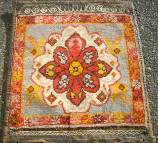 Nice anatolian Heybe. Size: 139 x 48 cm. Very good condition. Nice colors, some synthetic. 
Leather with metal applications.              