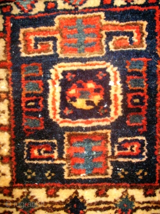 Special small persian - kurdish Khordjin. Size: 28 x 88 cm. Very good condition. Perfect colors.                 