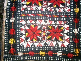 Old Usbek fine embroidery. Size: 24 x 48 cm. Very good condition. Nice colors.                   