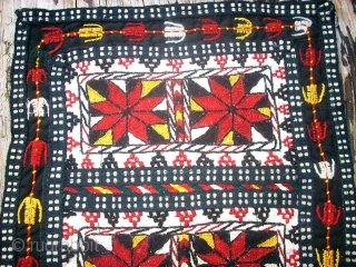 Old Usbek fine embroidery. Size: 24 x 48 cm. Very good condition. Nice colors.                   