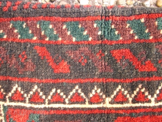 Interesting baluch Khordjin. Size: 135 x 61 cm. Good condition. Best wool.                     