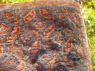 Antique Baluch bag. Size: 60 x 42 cm. Very good wool. Interesting piece. Used.                   