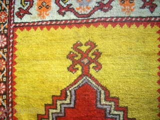 Old Konya prayer rug. Size: 100 x 155 cm. Good condition.                      