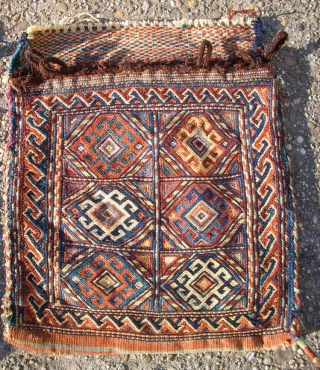 Pair of very old kurdish Quchan sumakh bags. Size: 42 x 43 cm and 45 x 43 cm. Used.              