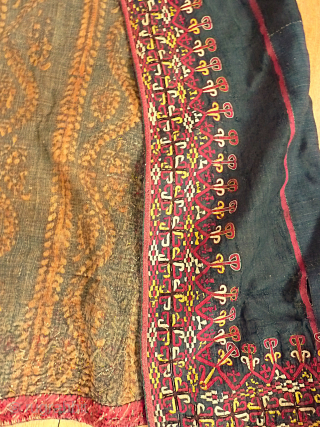 antik Tekke Chirpie. Some small holes. Very fine work.