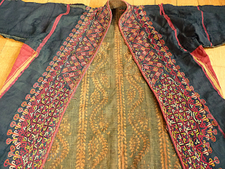 antik Tekke Chirpie. Some small holes. Very fine work.