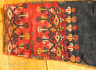 antik Tekke Chirpie. Some small holes. Very fine work.