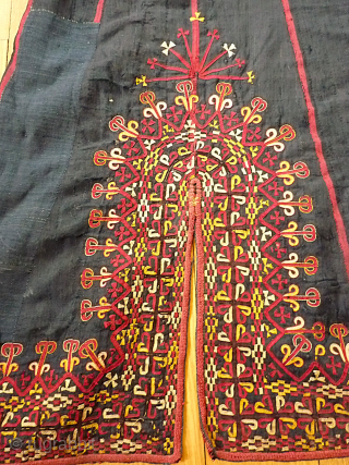 antik Tekke Chirpie. Some small holes. Very fine work.