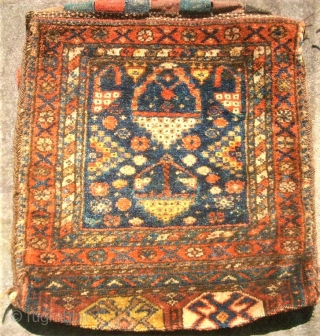 Pair of antique persian bags. Size: 51 x 53 cm and 49 x 54 cm. Very good condition. Perfect colors.             