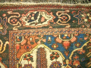 antique Bachtiari. Size: 146 x 191 cm. Organic Colors. Fine knotting. Thin pile.                    