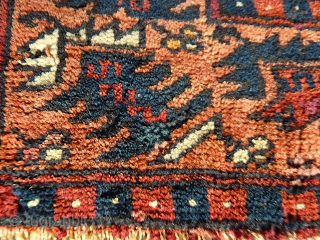 Bergama DB-front. Size: 99 x 42 cm. Used. Very fine knotting.                      