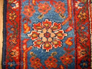 Very old persian Tafresh! Size: 139 x 194 cm. Finest knotting. Excellent wool.                    