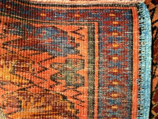 small caucasian rug. Size: 63 x 78 cm. Very fine item. Perfect condition.                    