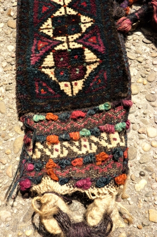 Baluch animal trapping. size: 88 / 83 x 14 cm. Original with Lapiz and cowrie shell.                 