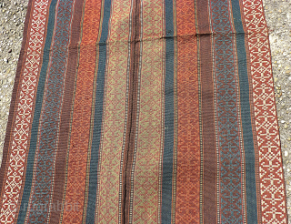 Nice Flatwave. Size: 73 x 285 cm. Very fine work.