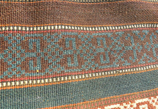 Nice Flatwave. Size: 73 x 285 cm. Very fine work.