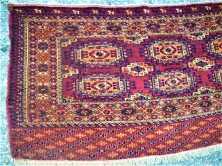 old turkmen torba. Size: 75 x 149 cm. Two edge at the top are dameged. Full pile.                