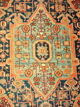 antique persian Bidjar rug. Size: 105 x 155 cm. Wunderful colours. Perfect measures. Wool on wool. A great rug.              