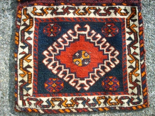 Old Luri khordjin. Size: 60 x 115 cm. Very good condition. Full pile.                    