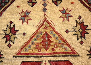 antique anatolian prayer rug. Bergama Region. Size: 113 x 155 cm. Used. A very rare piece. Price please ask: ingo.kretschmer@gmx.de             
