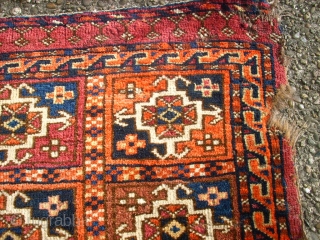 Antique turkmen saddle. Size 66 x 50 cm. Interesting piece. Sides damaged.                     