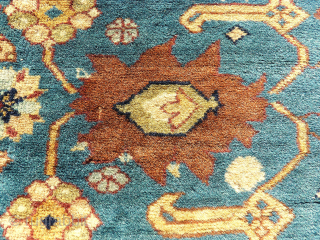 nice caucasian rug. Size: 119 x 140 cm. Please ask:
ingo.kretschmer@gmx.de