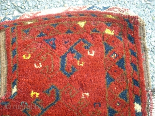 Old nice saddle from Afghanistan. Size: 63 x 60 cm. Good condition. Wonderful shiny wool.                  
