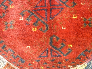 Old nice saddle from Afghanistan. Size: 63 x 60 cm. Good condition. Wonderful shiny wool.                  