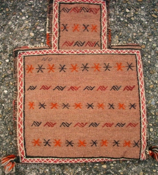 Old kordi Quchan sumakh saltbag. Size: 41 x 54 cm. Very good condition. nice bagside. Shiny colors.                