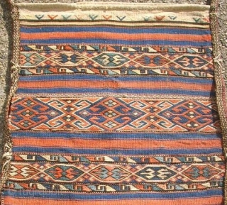 Very old flatwave anatolian great bag. Size: 60 x 108 cm. One old repair. Good condition and wonderful colors. Complete.             