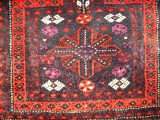 Beautiful Baluch Saltbag! Size: 61 x 48 cm. Good colors and ful pile. Perfect wool. Very good condition.               