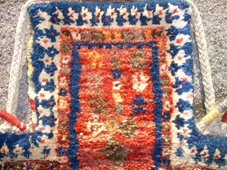 Wonderful persian Saltbag. Size: 43 x 32 cm. Best wool. Full pile. Complete.                    