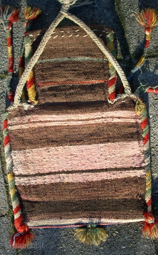 Wonderful persian Saltbag. Size: 43 x 32 cm. Best wool. Full pile. Complete.                    