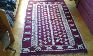 Sarkoy Serbijan kilim, measuring about 2x1,4m, over 100 years old,
in very good condition.
                    