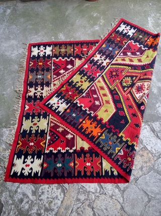 Exceptional Pirot sarkoy kilim, over 100 years old,  natural colors. Dimension approx. 1.5x2m.                   